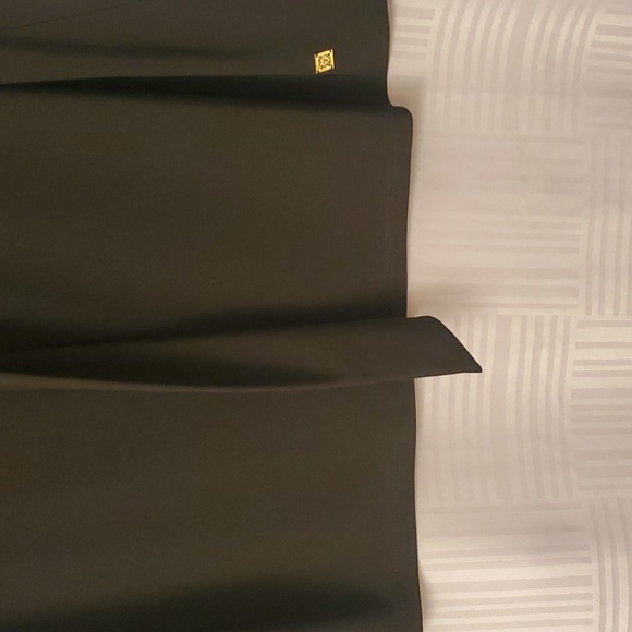 Black Sleeveless Top - Picture 3 of 4